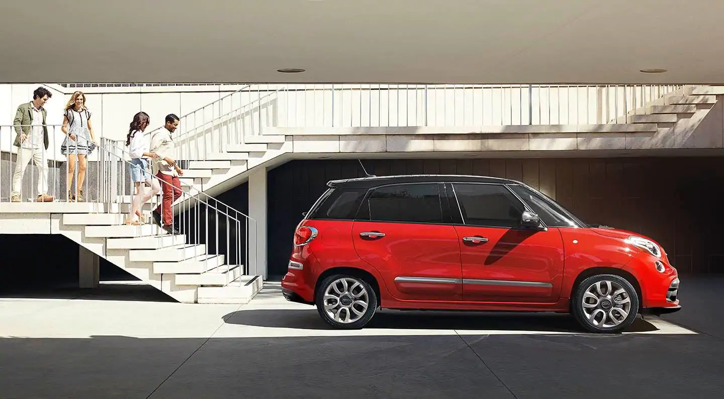 2019 FIAT 500L Red Exterior Side Profile Picture